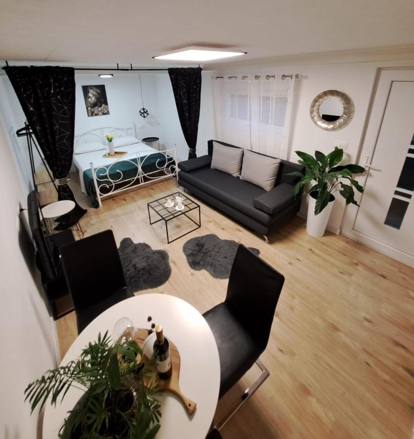 Studio Apartman Maris Apartment